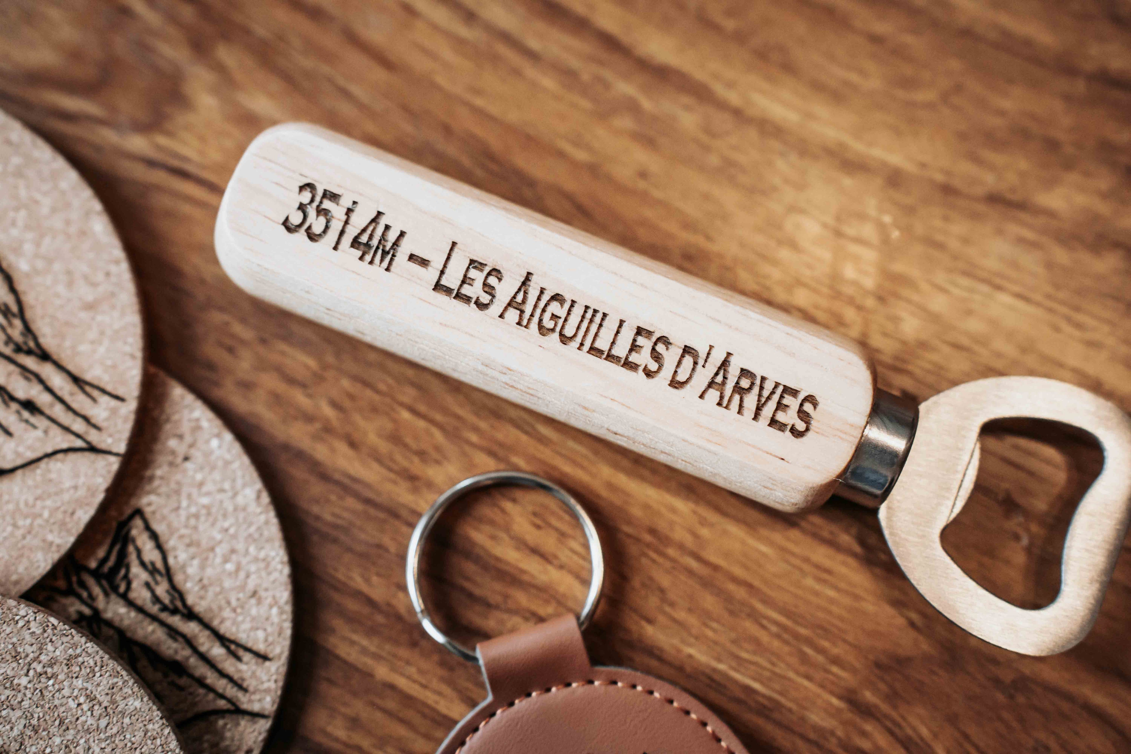 Décapsuleur en bois – Les Aiguilles d’Arves